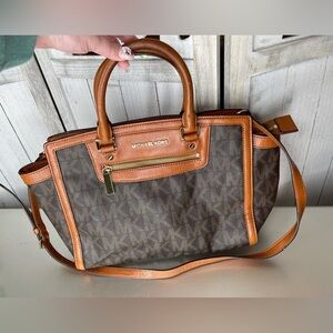 Michael Kors Selma Handbag Singnature Print Leather Shoulder Strap Purse